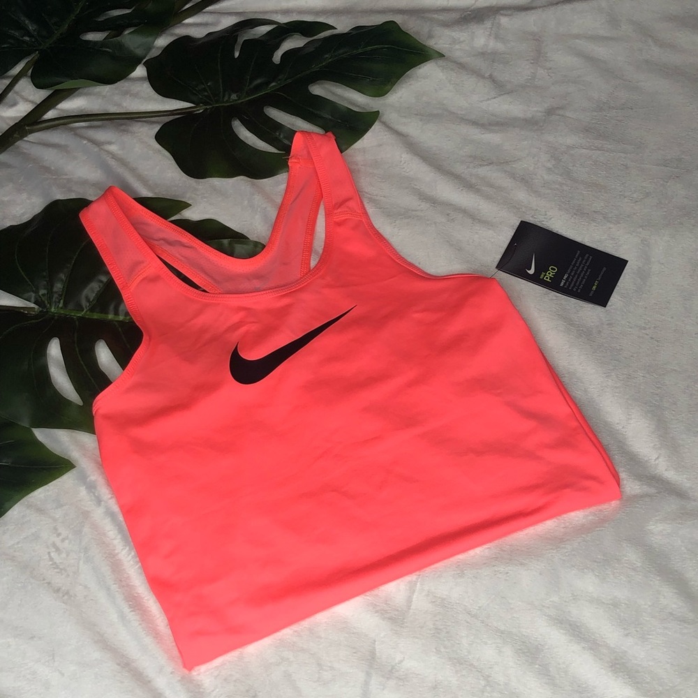 *NIKE*